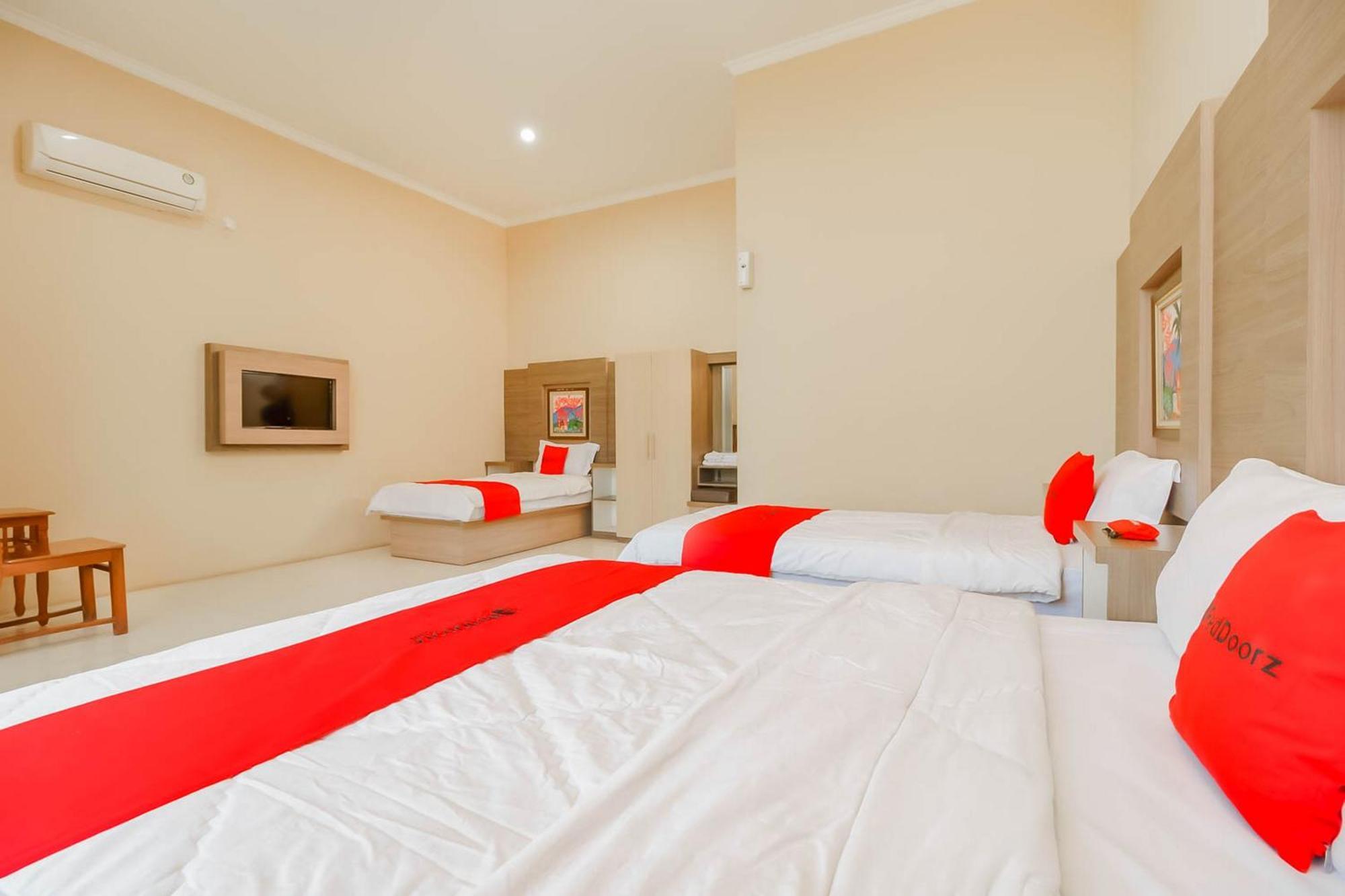 Reddoorz Resort Premium @ Sangkan Hurip Кунинган Экстерьер фото